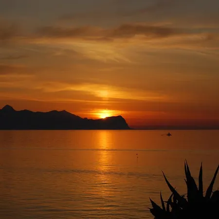 Al Mare Cusumano Lejlighed